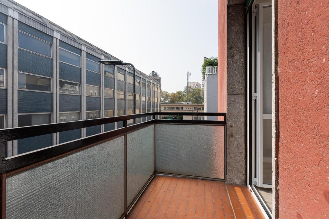 Cagnola Cozy Apartament With Balcony Milánó Kültér fotó